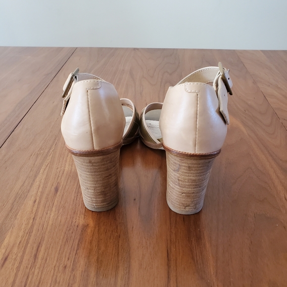 Shoes - Picture 4 of 5